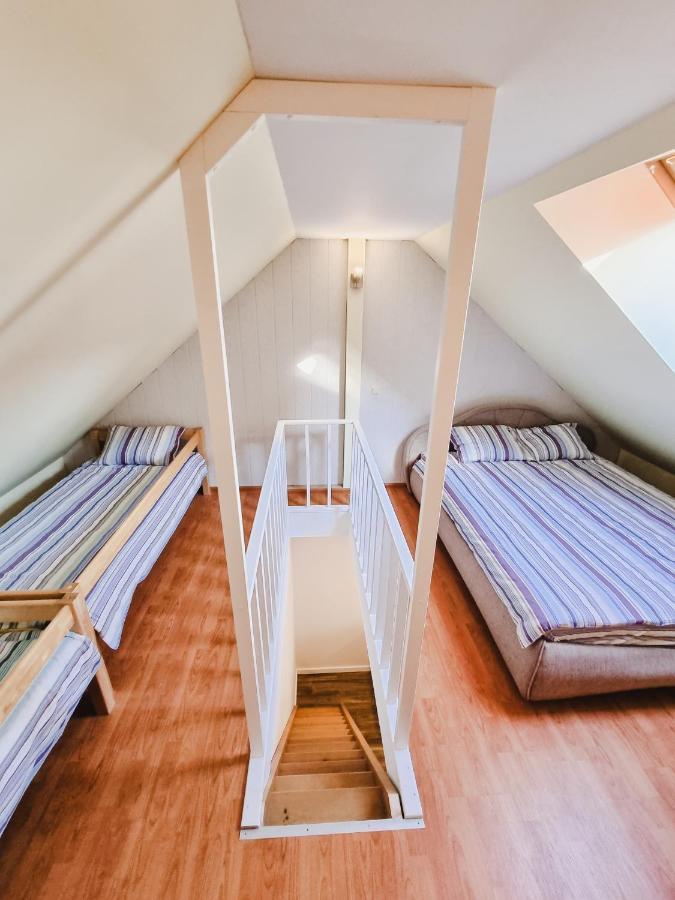 Viesu Nams Kapsargi Hotel Ventspils Bagian luar foto